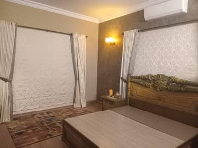 Prestigious Location Beautiful Luxurious 400 Square Yards Bungalow For tasteful buyer