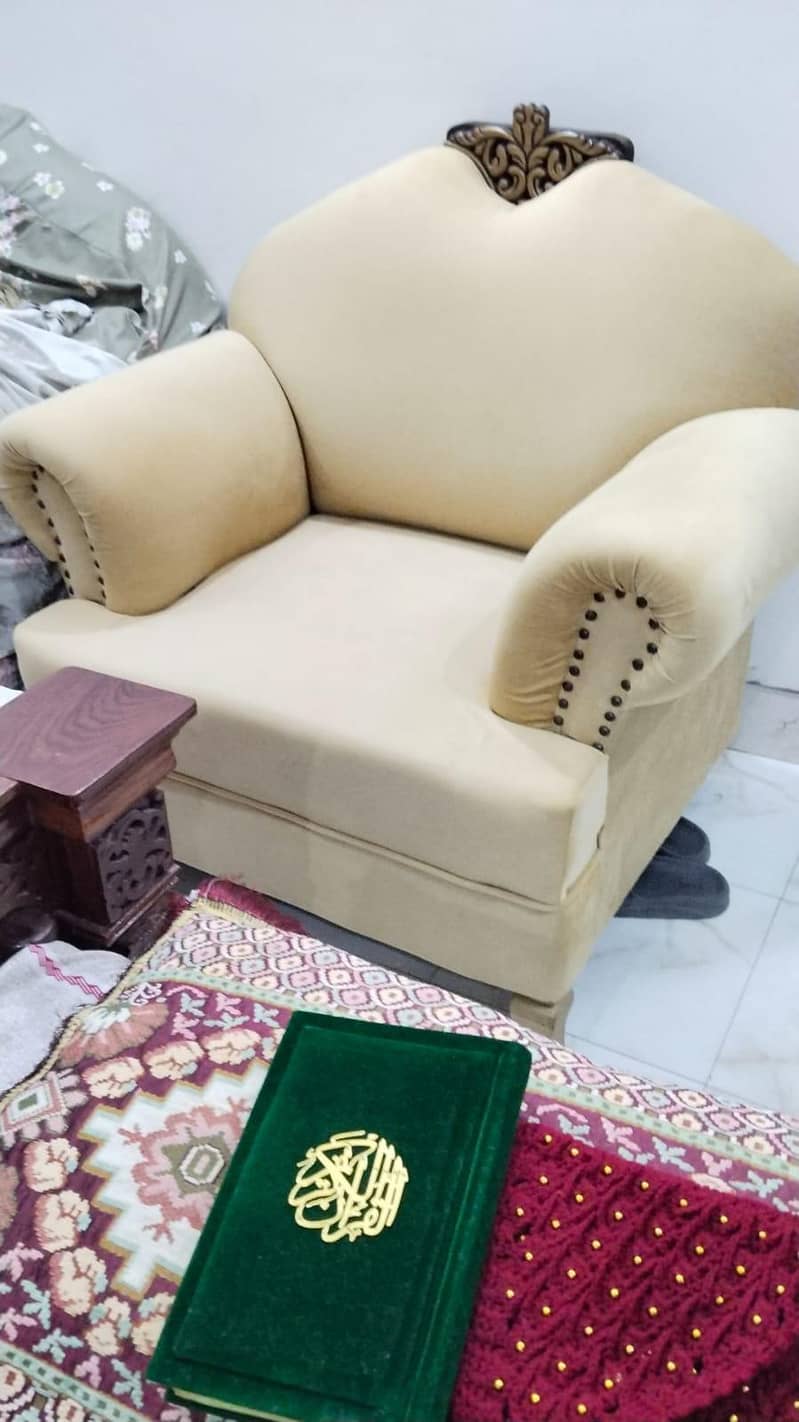 sofa set 5 seaters 1