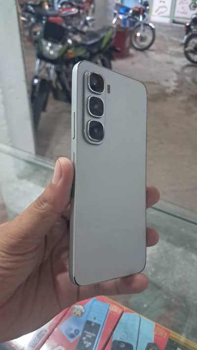 Infinix Hot 60i