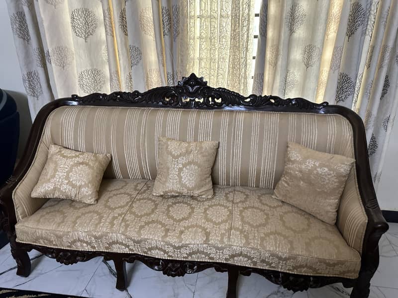 Sofaaa set in good condition 1