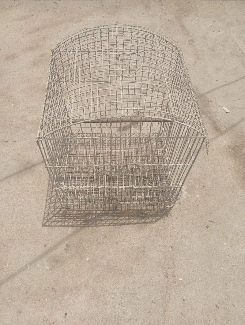 Cage for Sale 1.5x1 Size Good Condition like new — photo 2