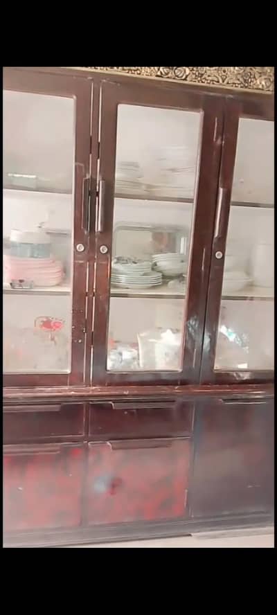 خوبصورت لکڑی کا شوکیس فروخت کے لیے
