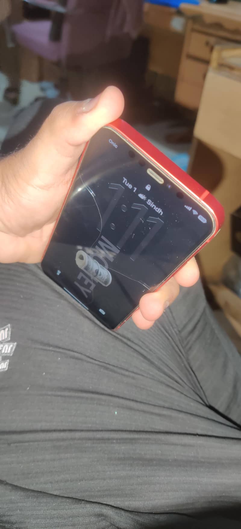 Apple iPhone 12 4