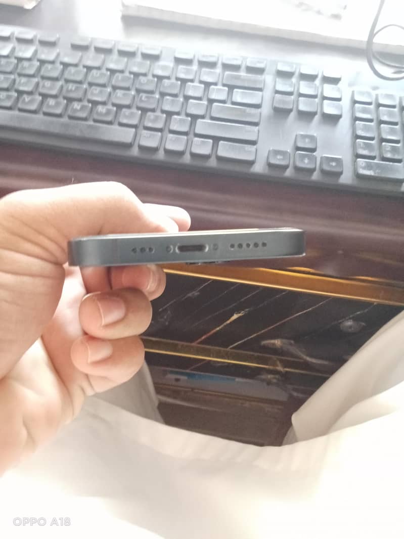 Apple iPhone 14 5