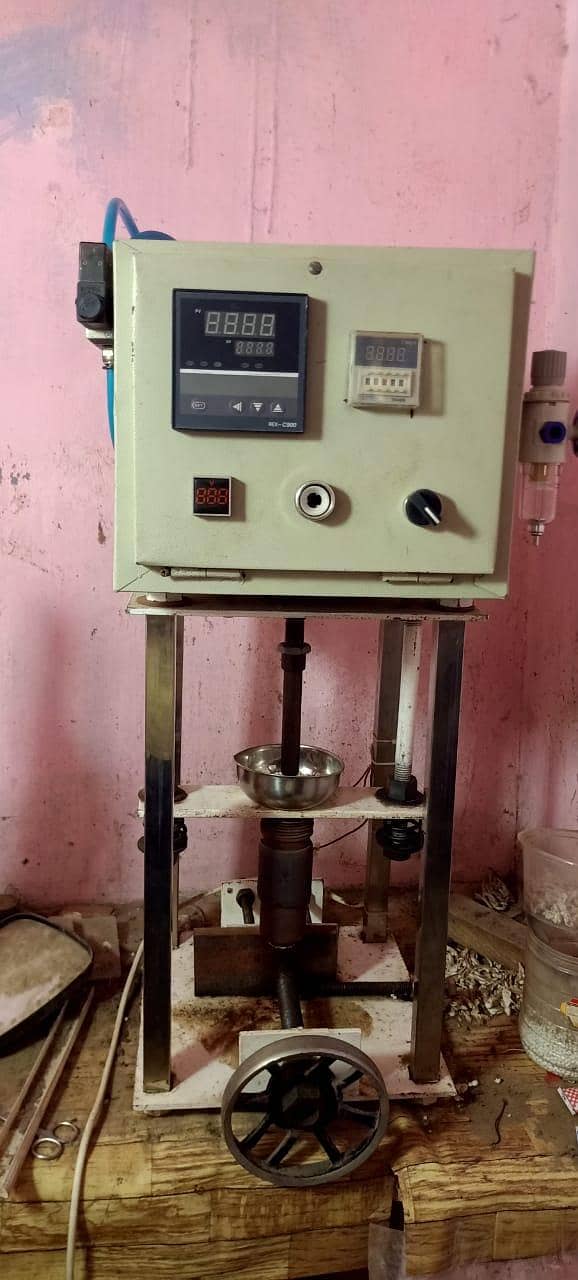 Molding machine 0