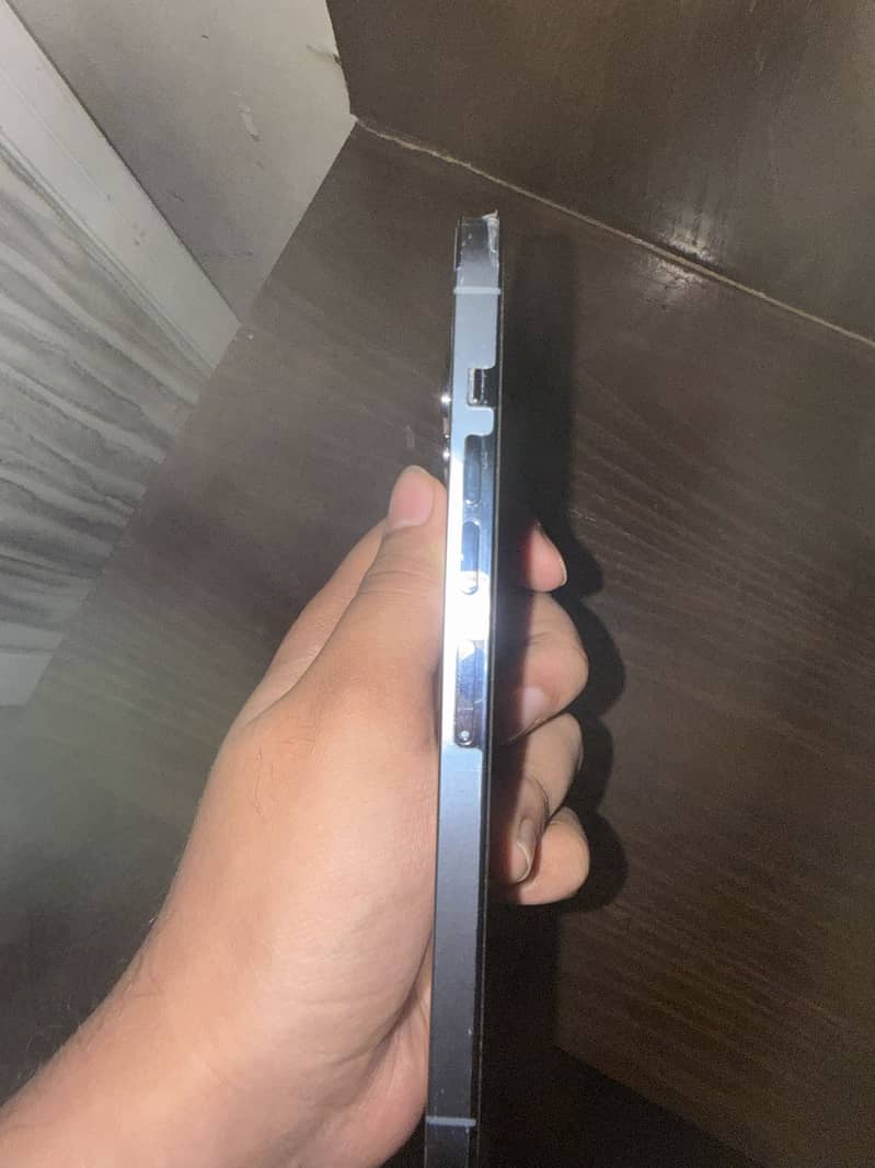 Apple iPhone 13 Pro Max 3