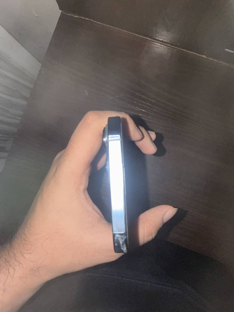 Apple iPhone 13 Pro Max 4