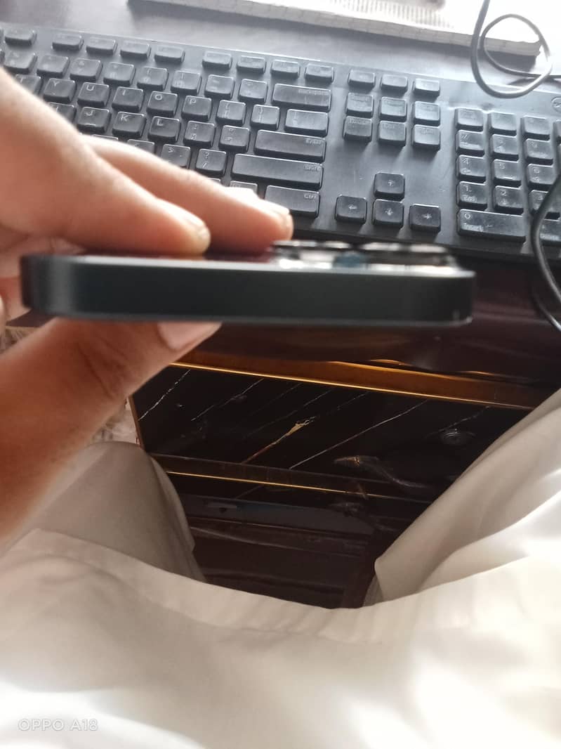 Apple iPhone 14 2