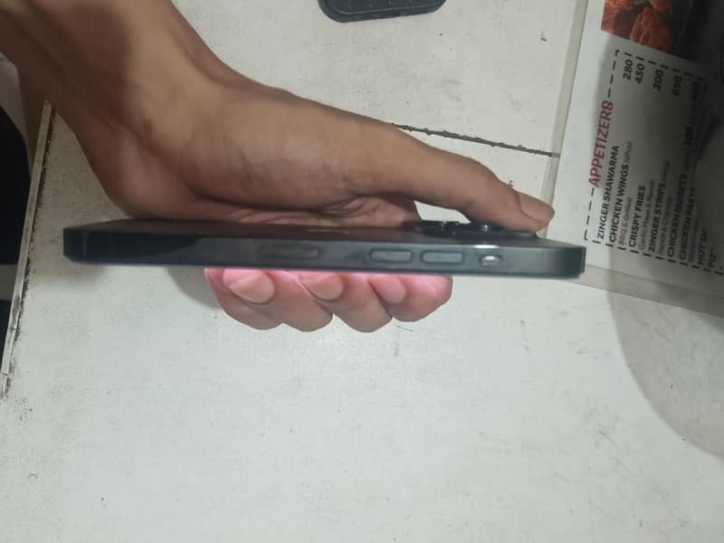 Apple iPhone 14 Pro 3