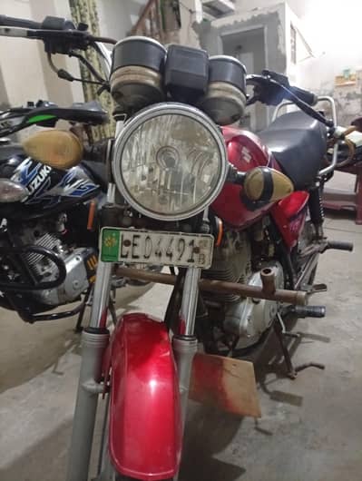 suzuki GS 150 model 2015 in good condition