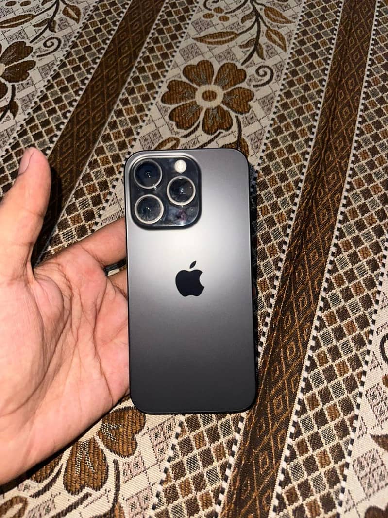 Apple iPhone 15 Pro 0