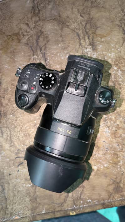 Lumix FZ -1000