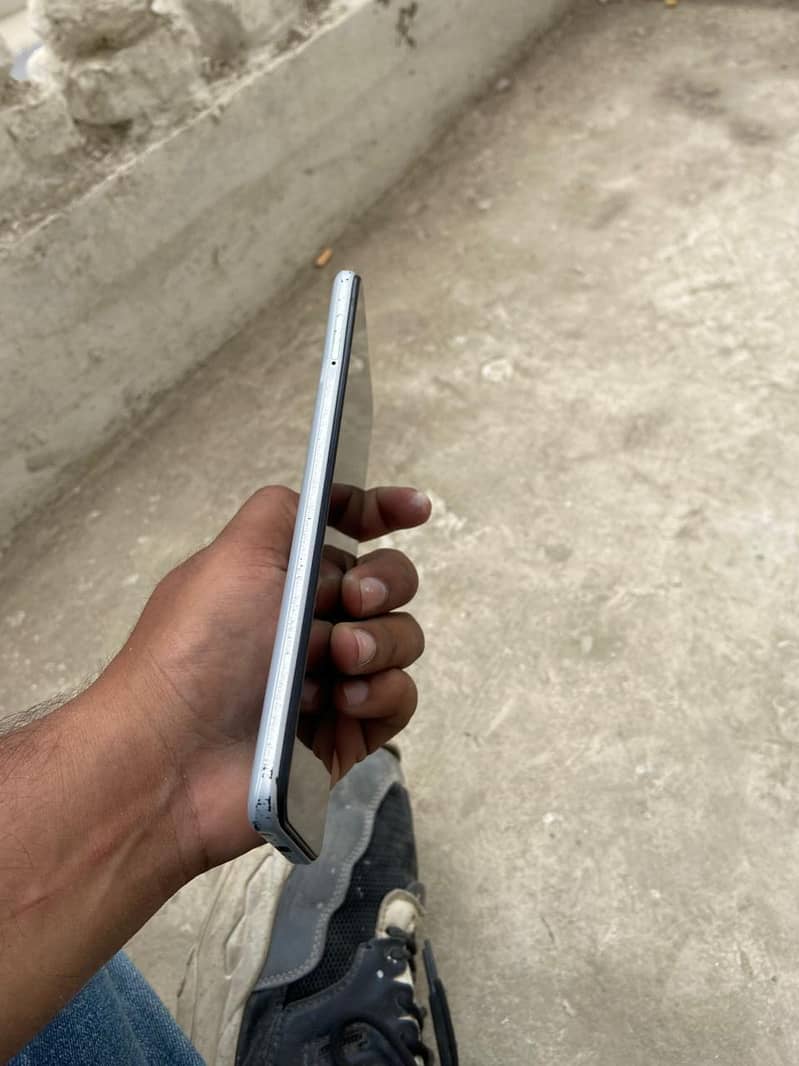 Tecno Spark 8C 4
