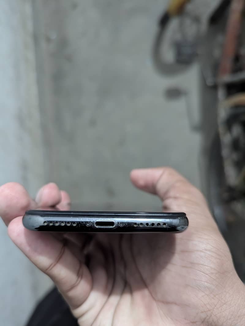 Apple iPhone X 3