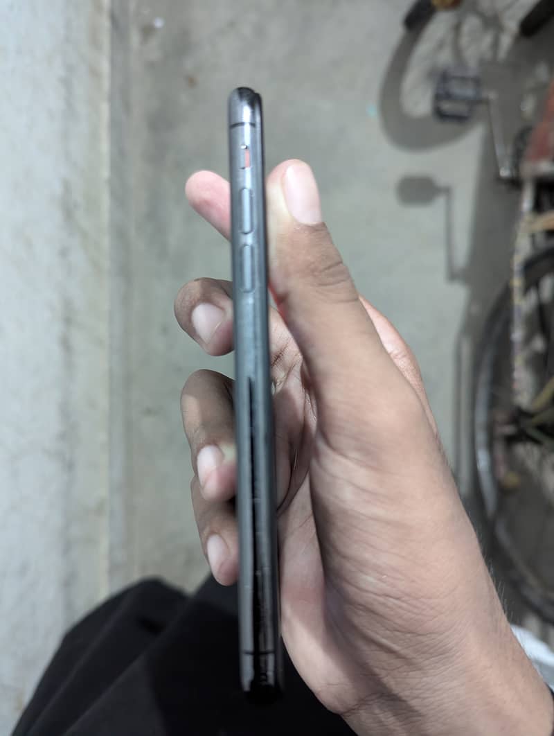 Apple iPhone X 5