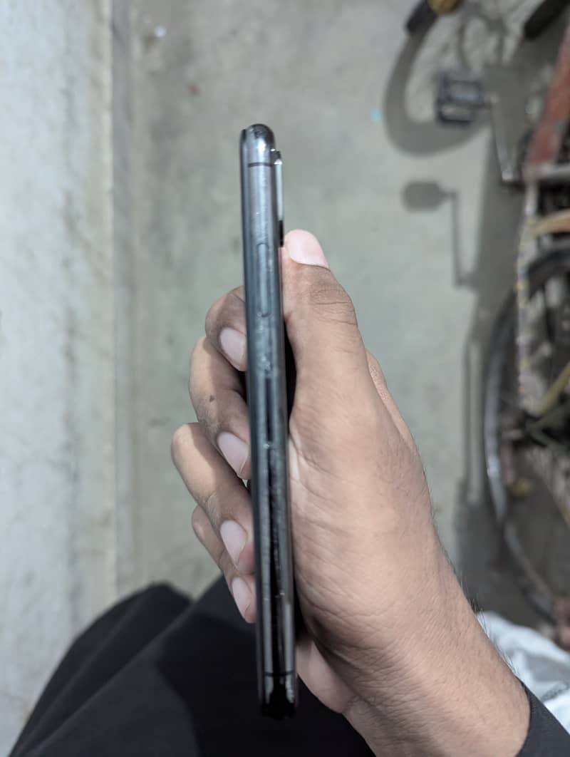 Apple iPhone X 6