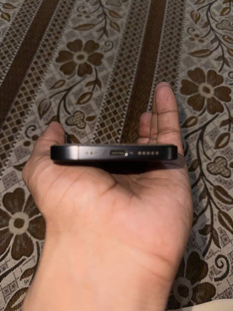 Apple iPhone 15 pro 3