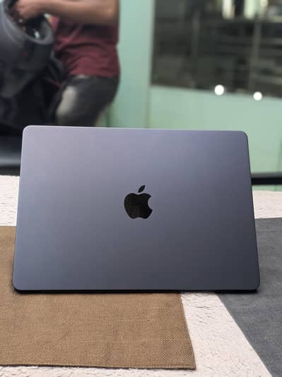 MacBook air M3 16/256