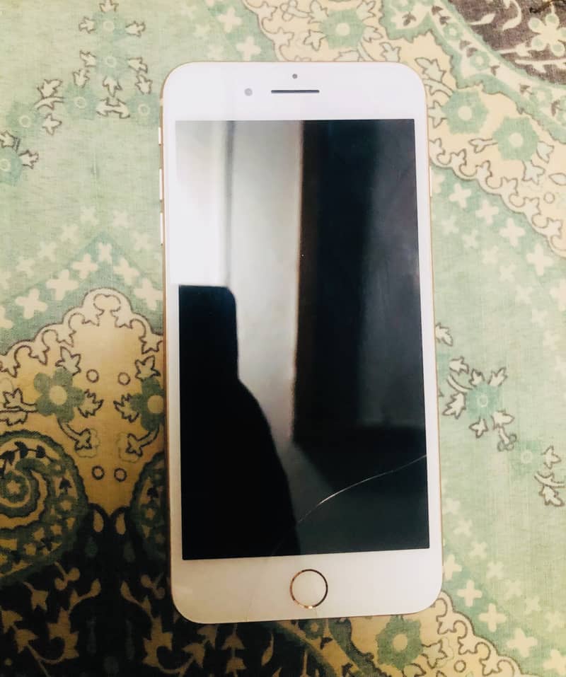 iPhone 8 Plus 1