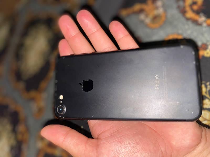 Apple iPhone 7 0