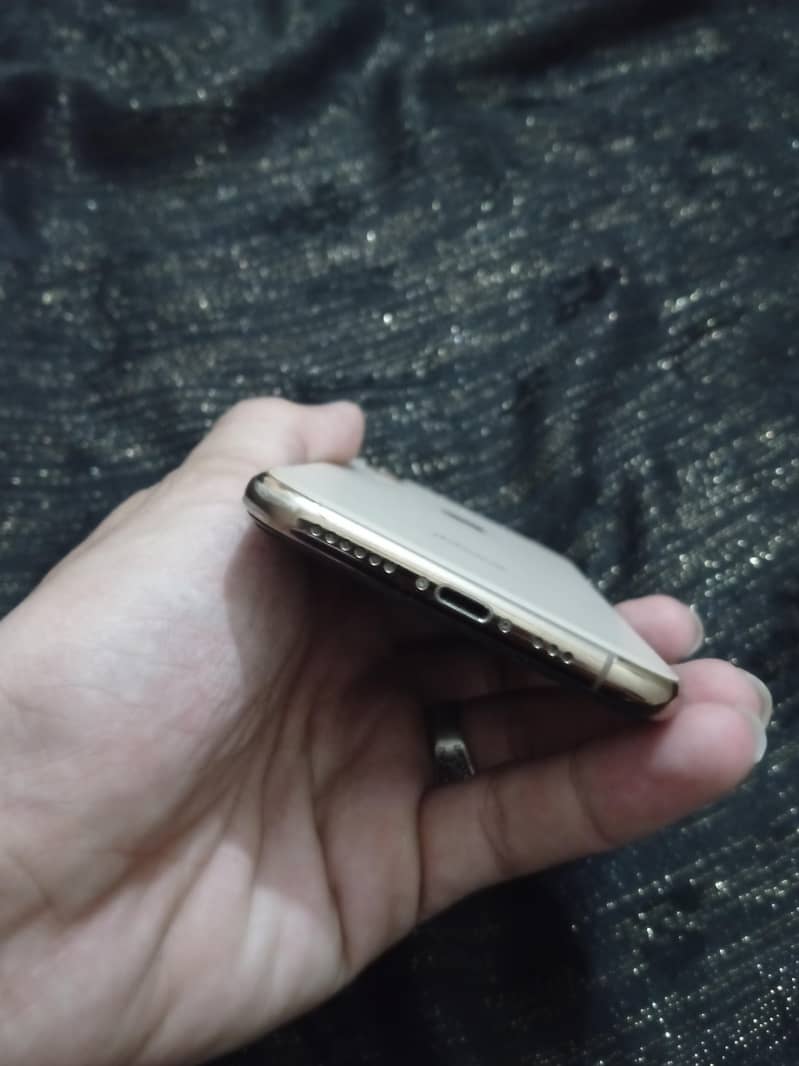 Apple iPhone XS (E SIM working ) 5