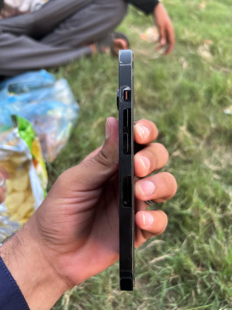 Apple iPhone 14 Pro 1