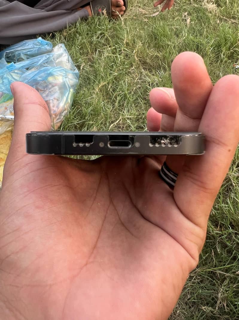 Apple iPhone 14 Pro 2