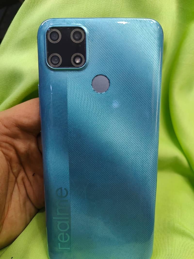 Realme C25 4