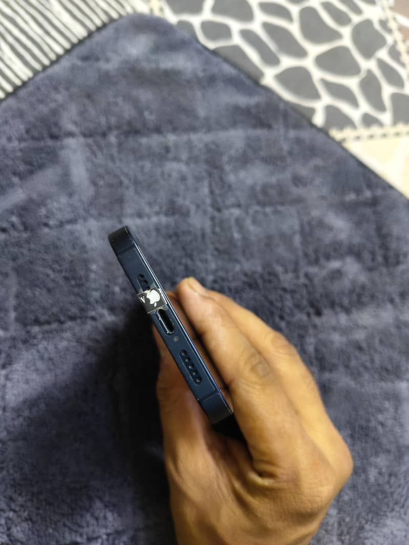 Apple iPhone 13 3
