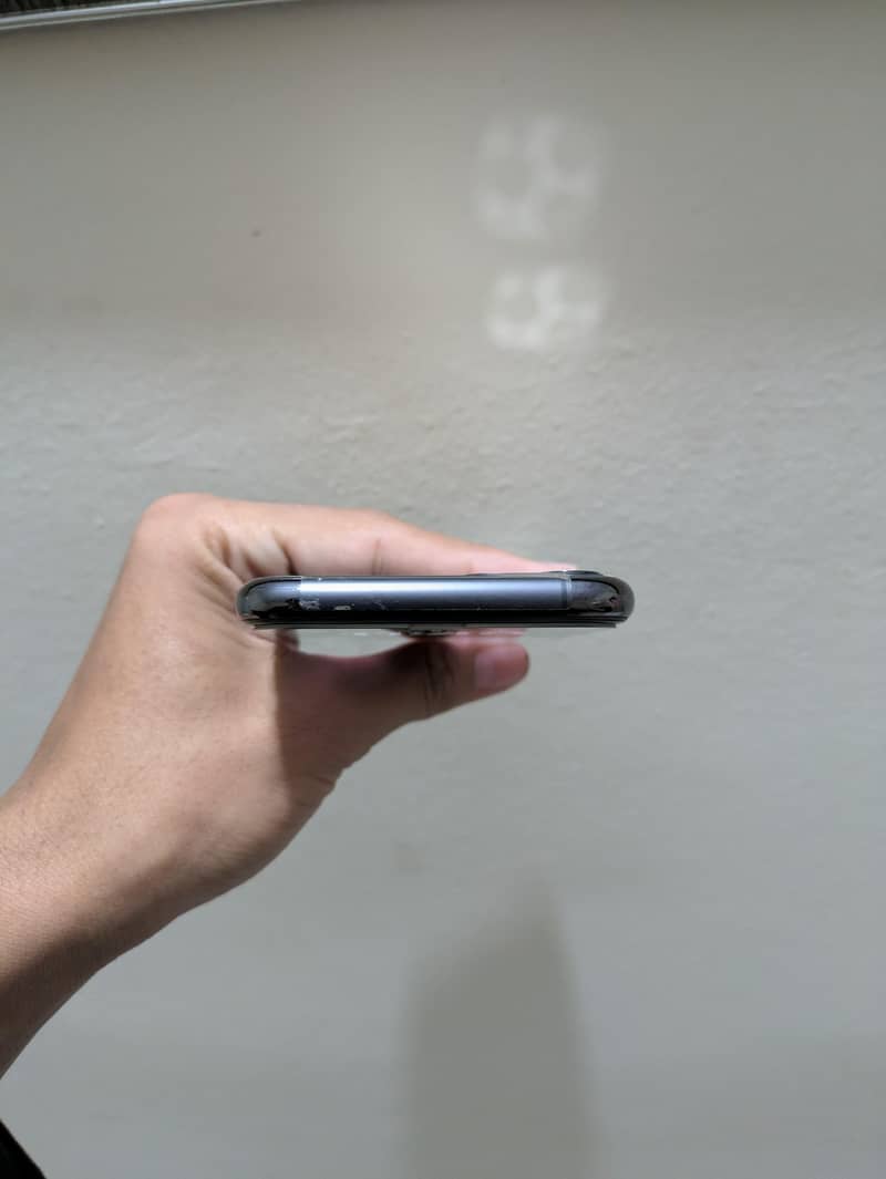 Apple iPhone 11 3