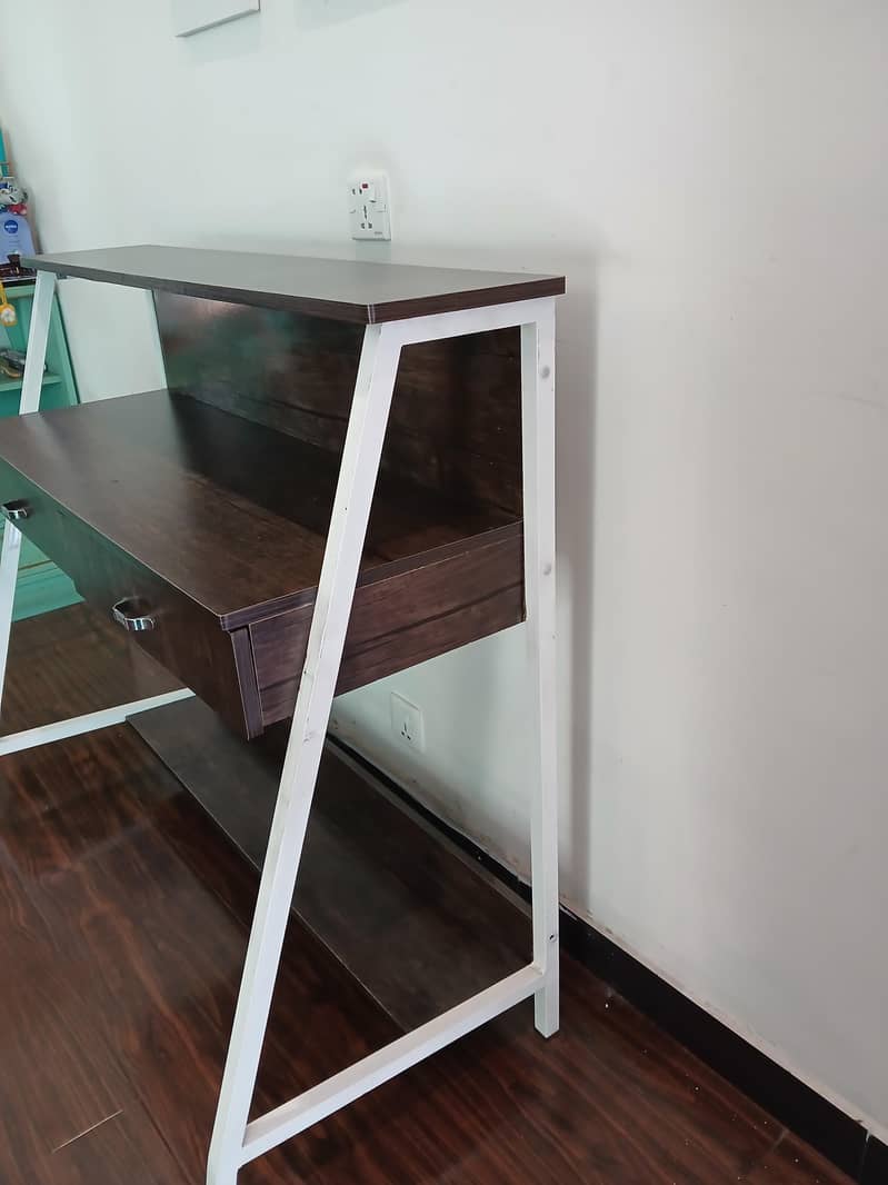 Wooden study table 3
