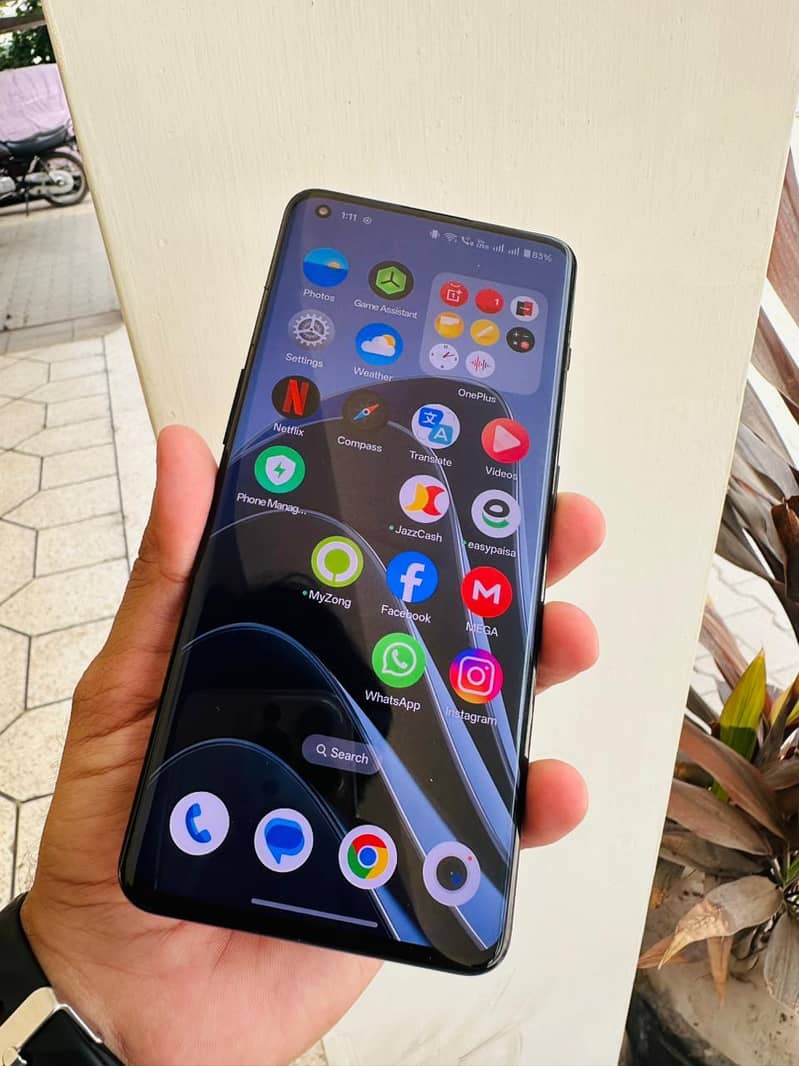 One Plus 10 Pro 6