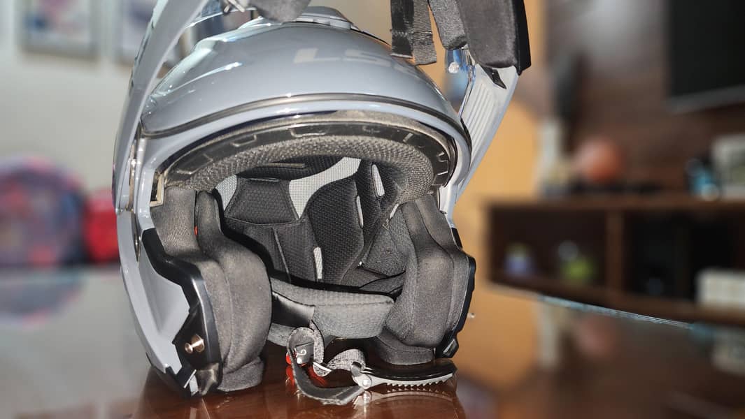 LS2 Moduler Helmet FF345 1