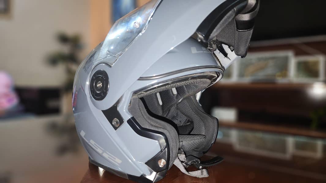 LS2 Moduler Helmet FF345 4