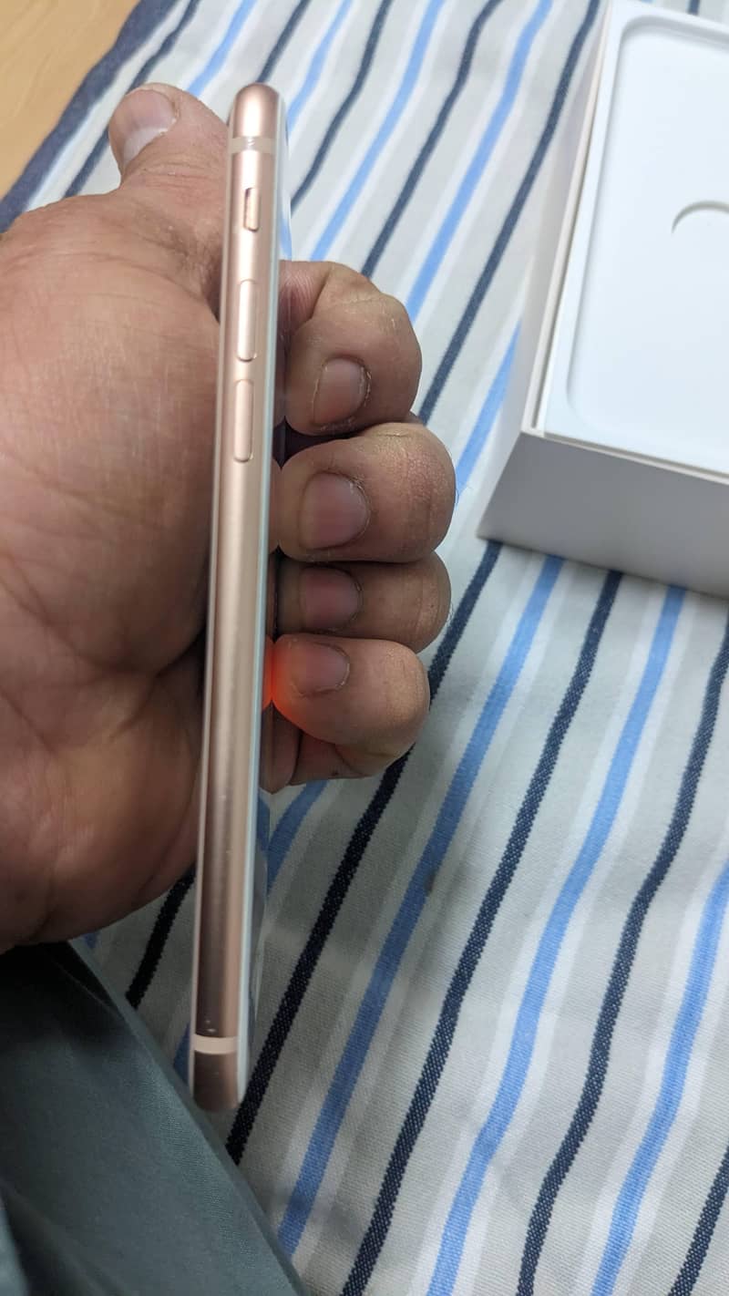 Apple iPhone 8 7