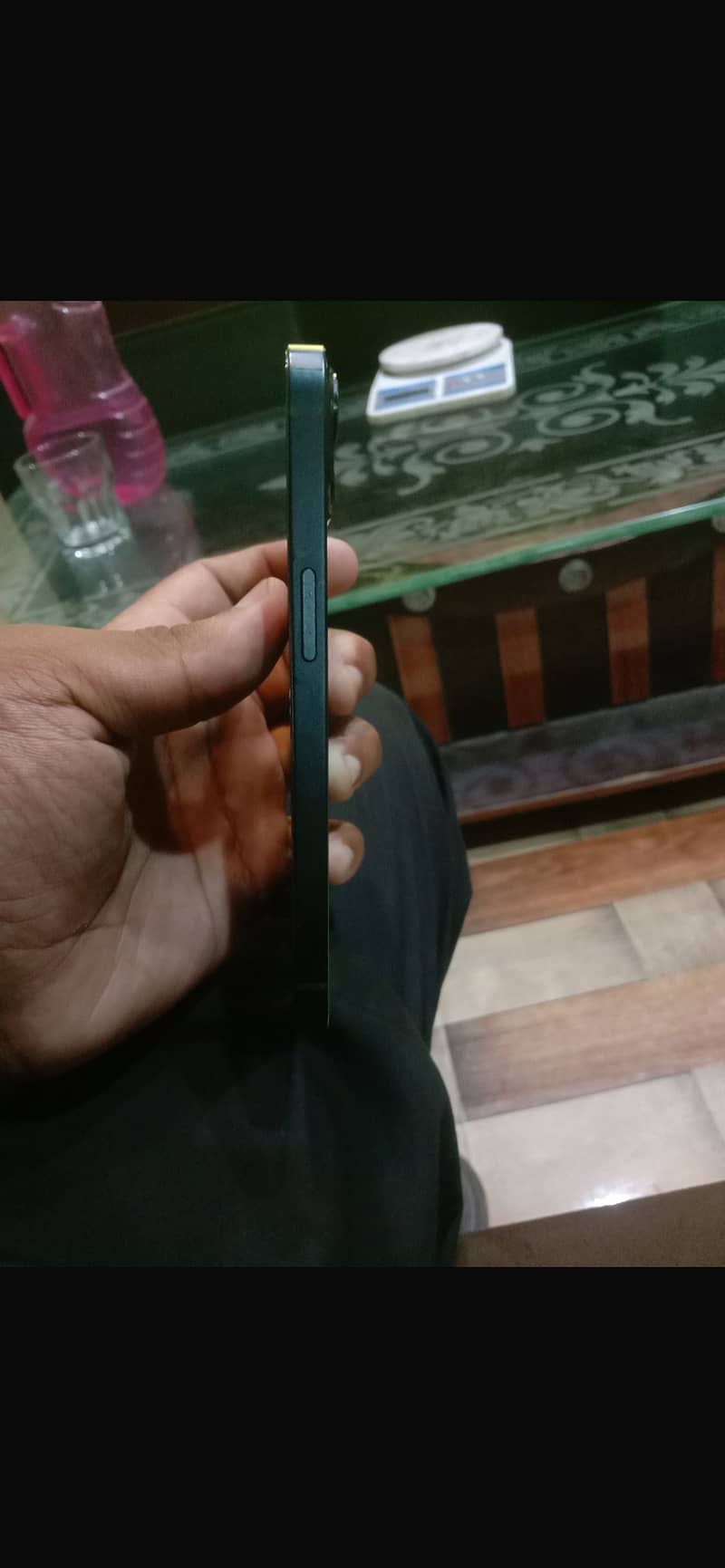 Apple iPhone 13 2
