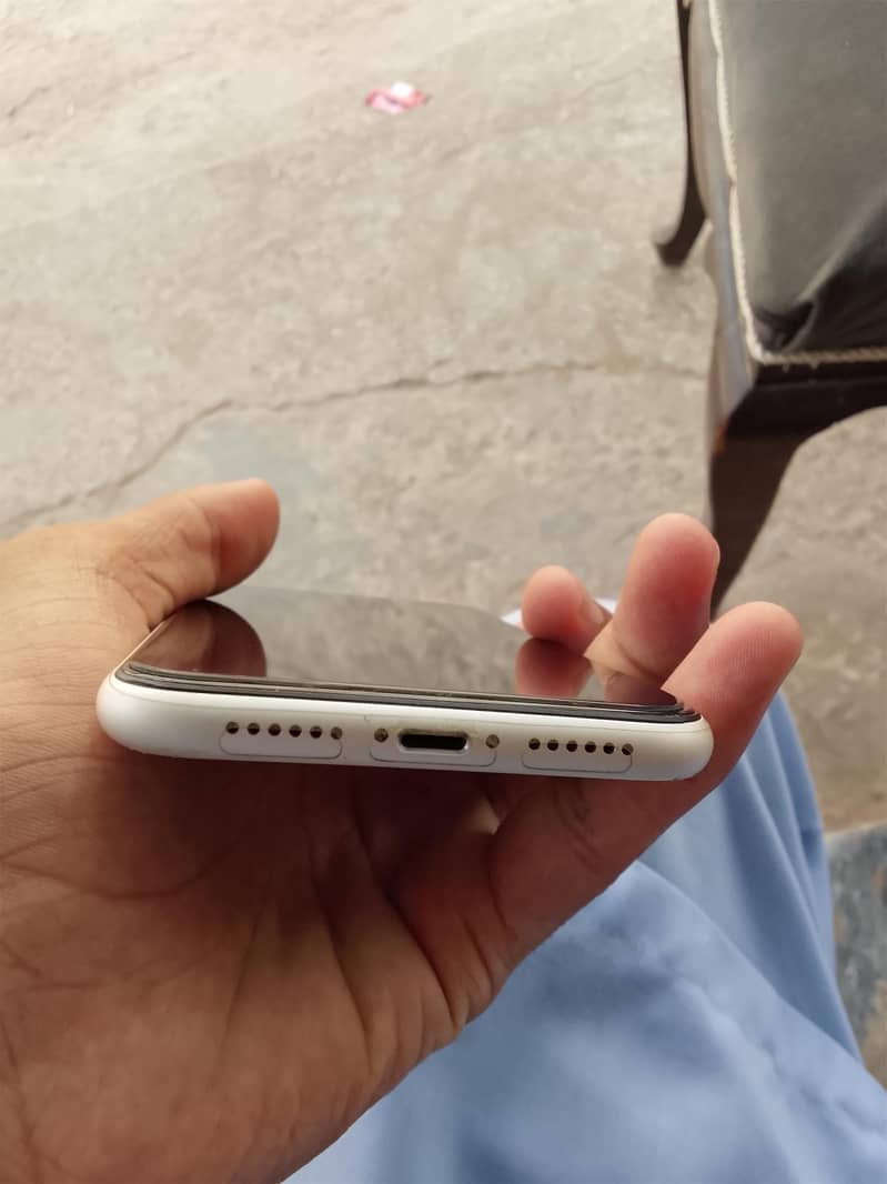 Apple iPhone 11 5