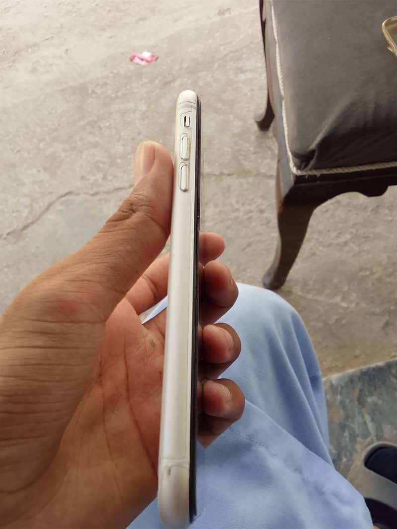 Apple iPhone 11 6