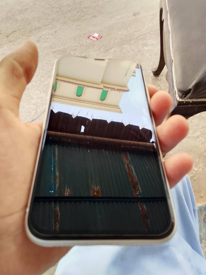 Apple iPhone 11 7
