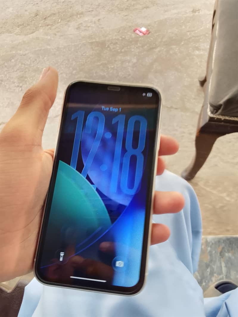 Apple iPhone 11 10