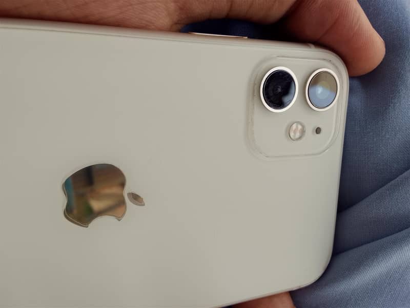 Apple iPhone 11 11