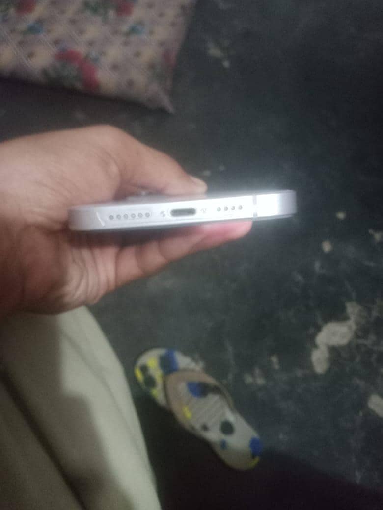 Apple iPhone 14 plus 3