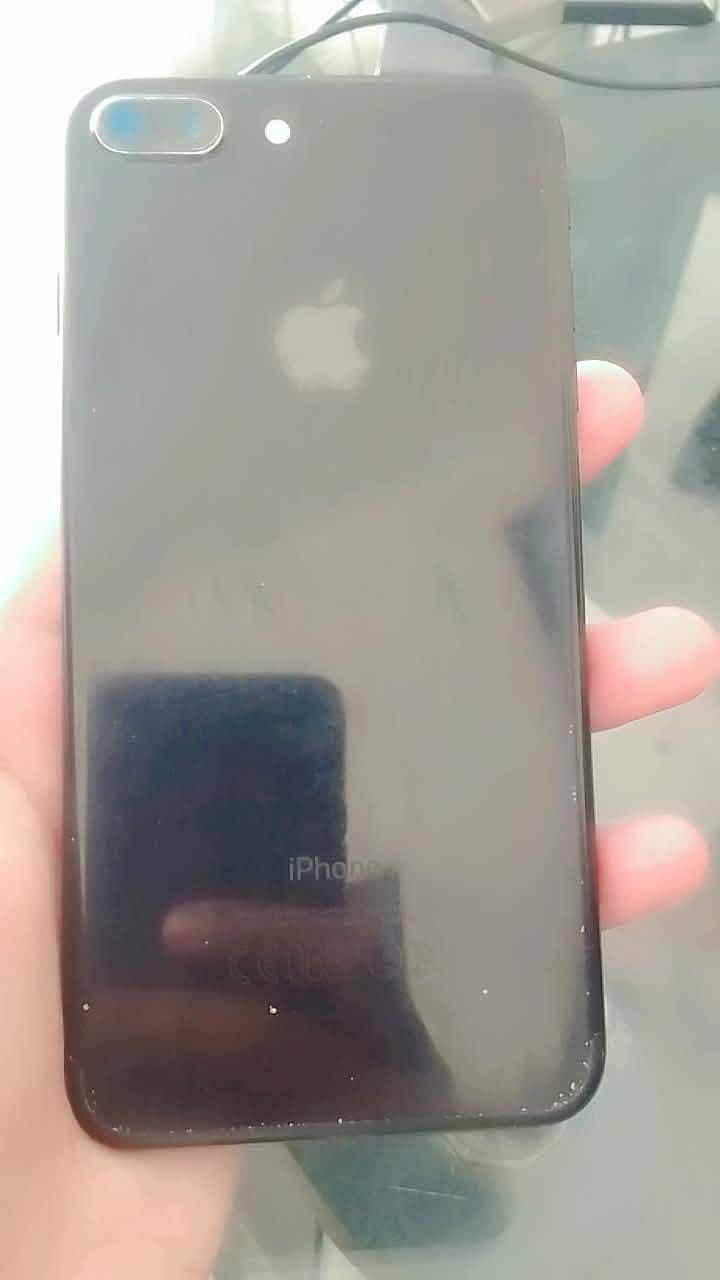 Apple iPhone 7 plus 1