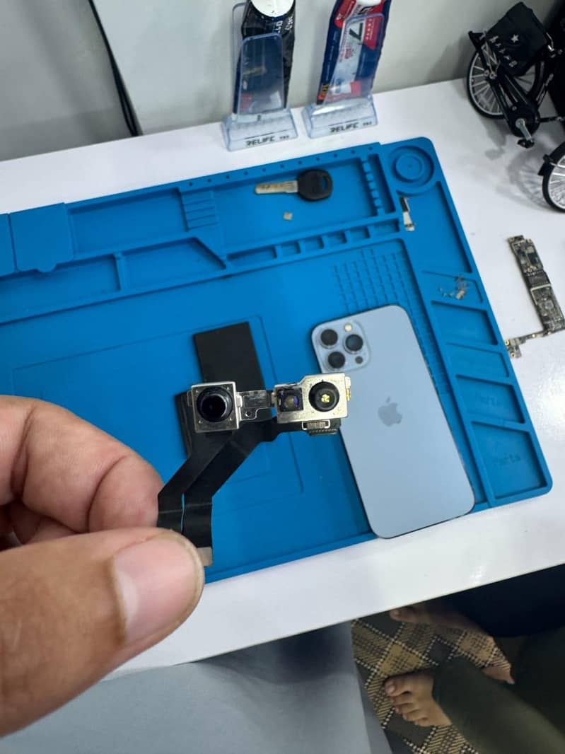 Apple iPhone 13 Pro Max 0