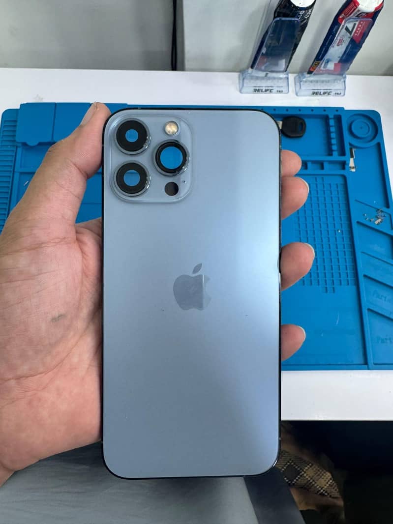 Apple iPhone 13 Pro Max 1