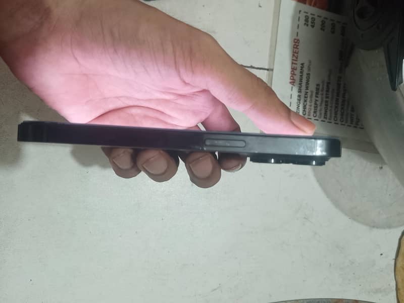 Apple iPhone 14 Pro 1