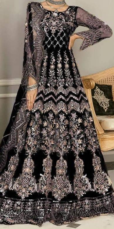 Maxi  Akbar Aslam brand