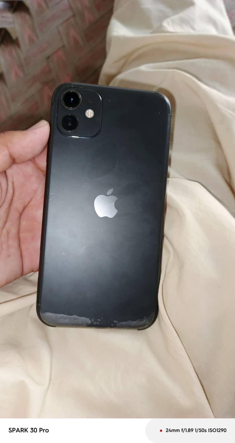 Apple iPhone 11 4