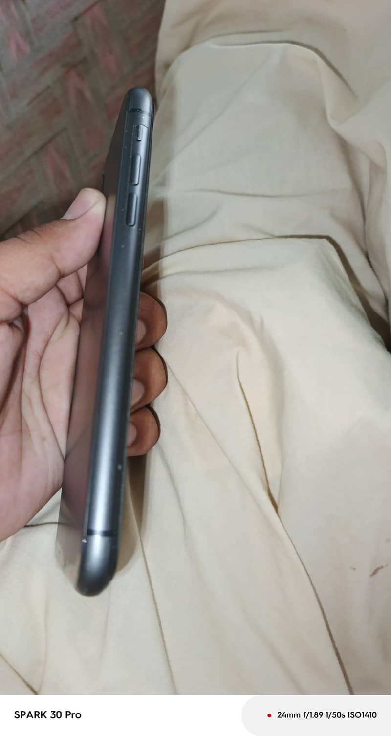 Apple iPhone 11 6