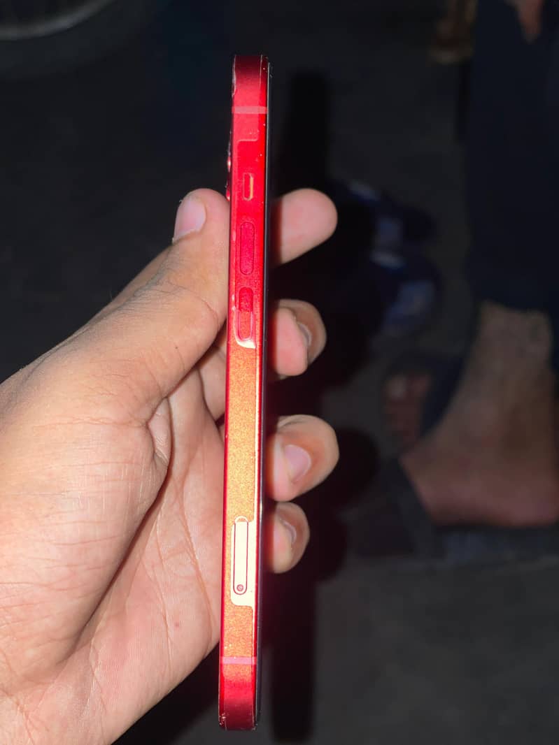Apple iPhone 13 2